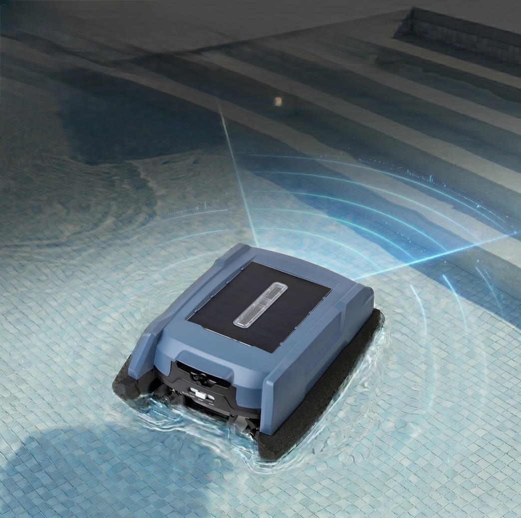 Connected robotic pool cleaner with smart navigation and monitoring features