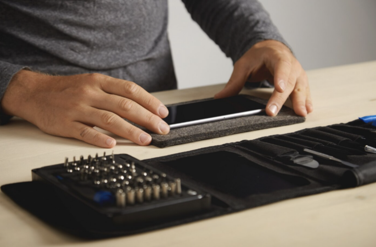 Tablet device prepared for refurbishment and data cleanup